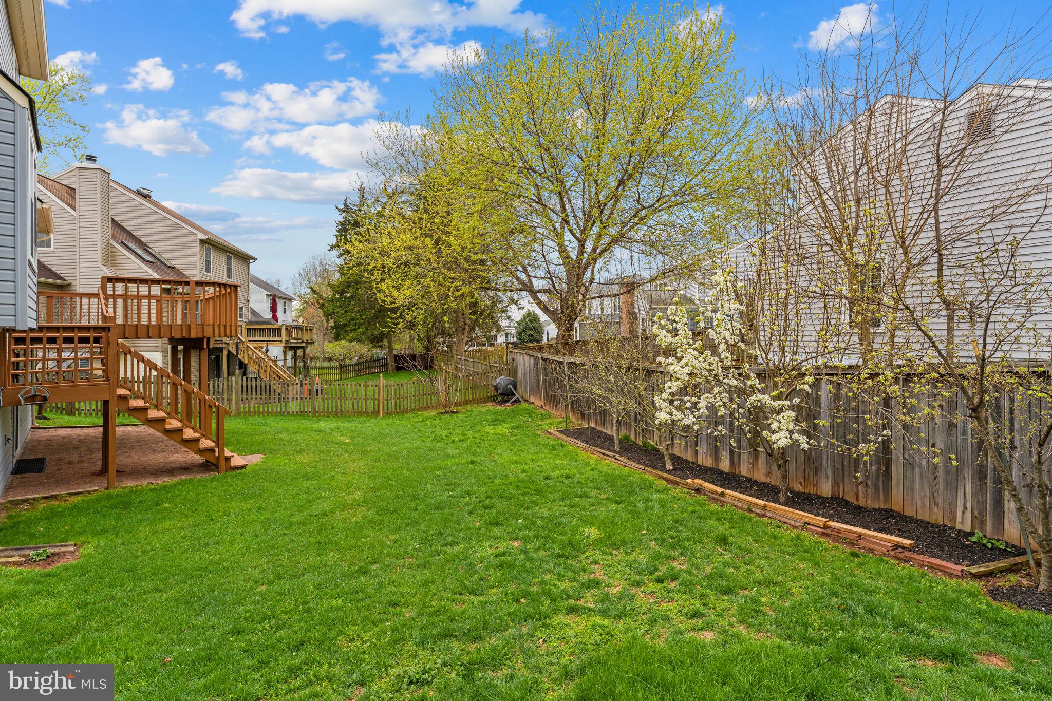 EMERALD CHASE - Residential