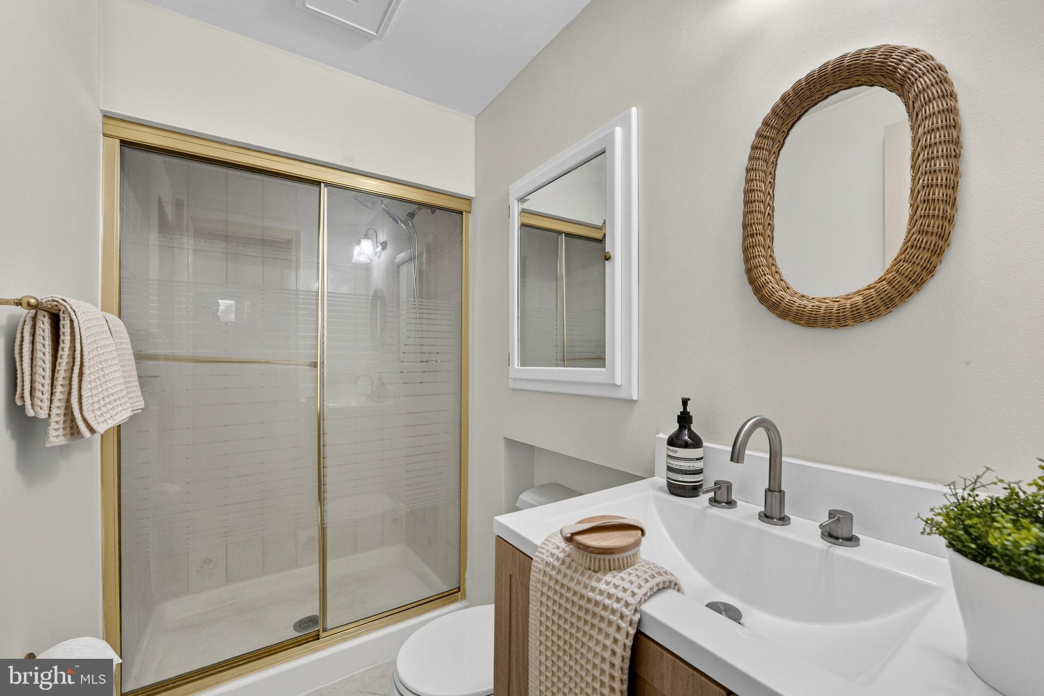 EMERALD CHASE - Residential