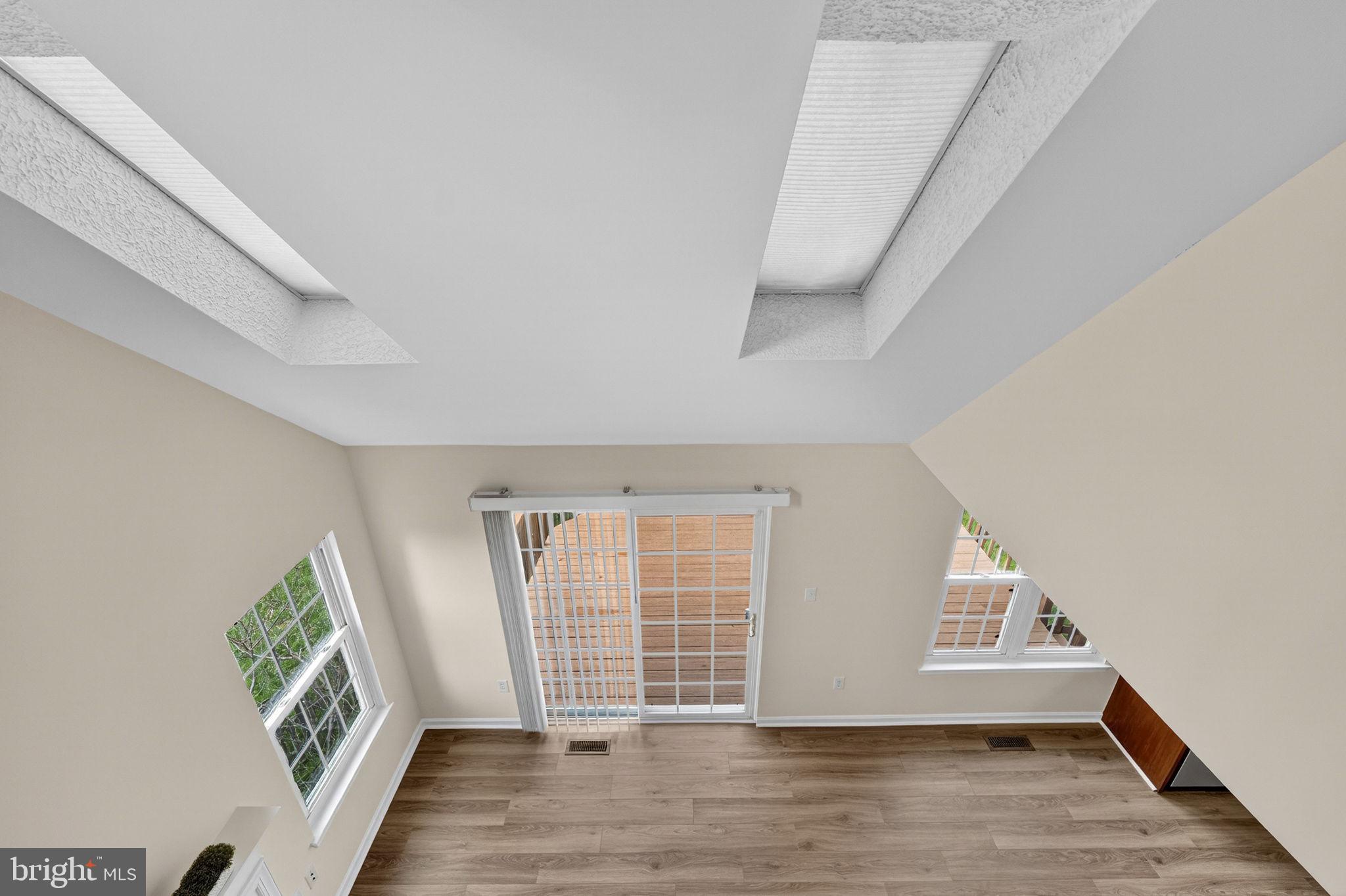 EMERALD CHASE - Residential