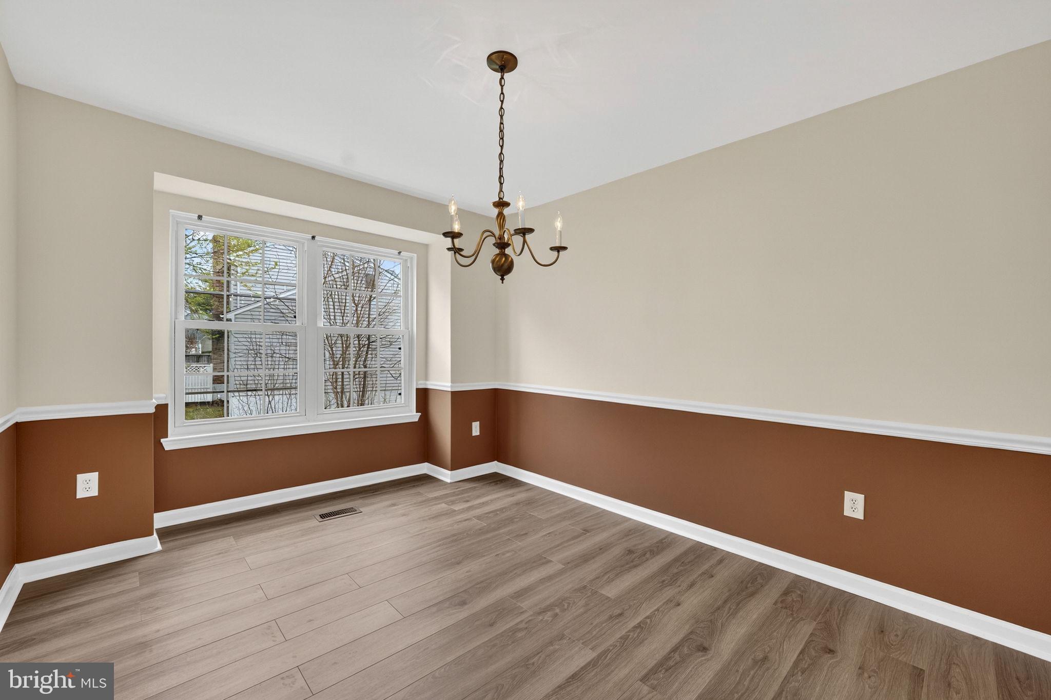 EMERALD CHASE - Residential