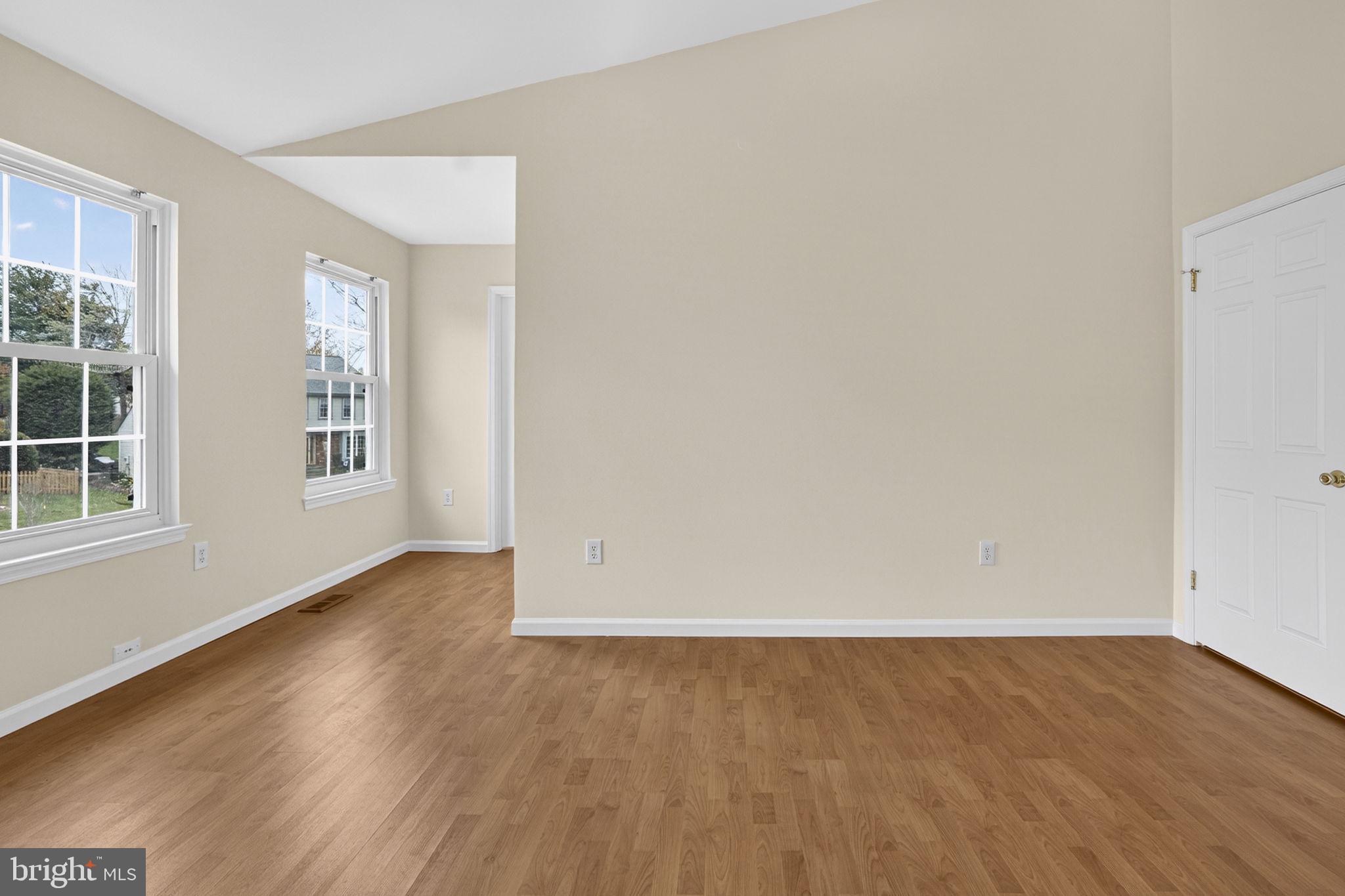 EMERALD CHASE - Residential