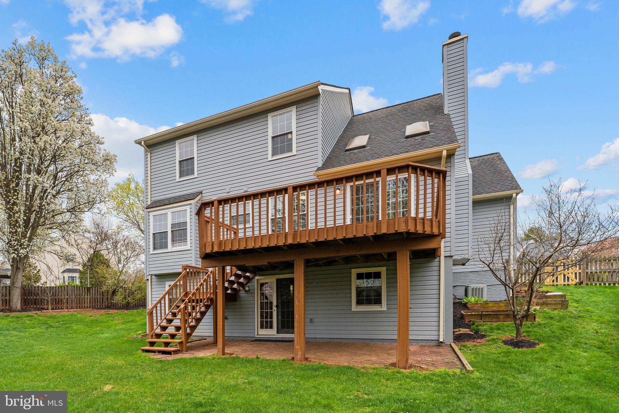 EMERALD CHASE - Residential