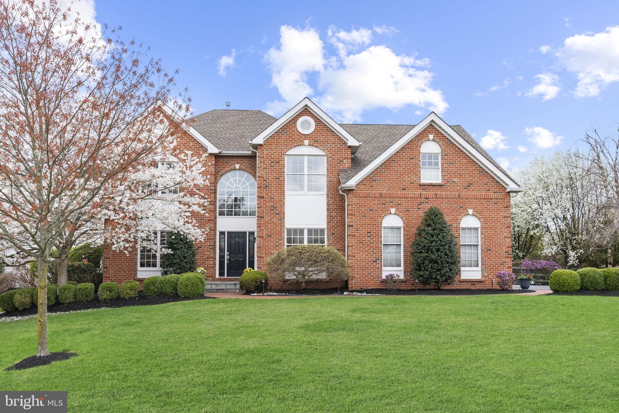 PROVIDENCE OAKS - Residential