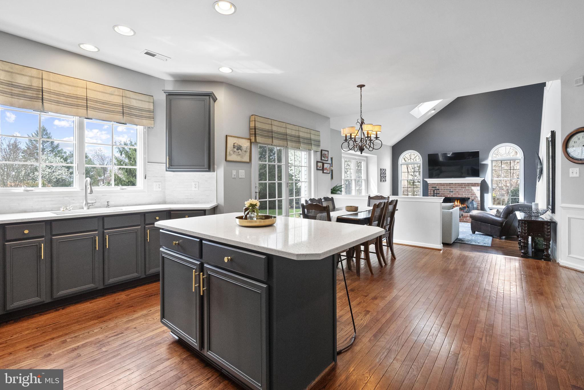 PROVIDENCE OAKS - Residential