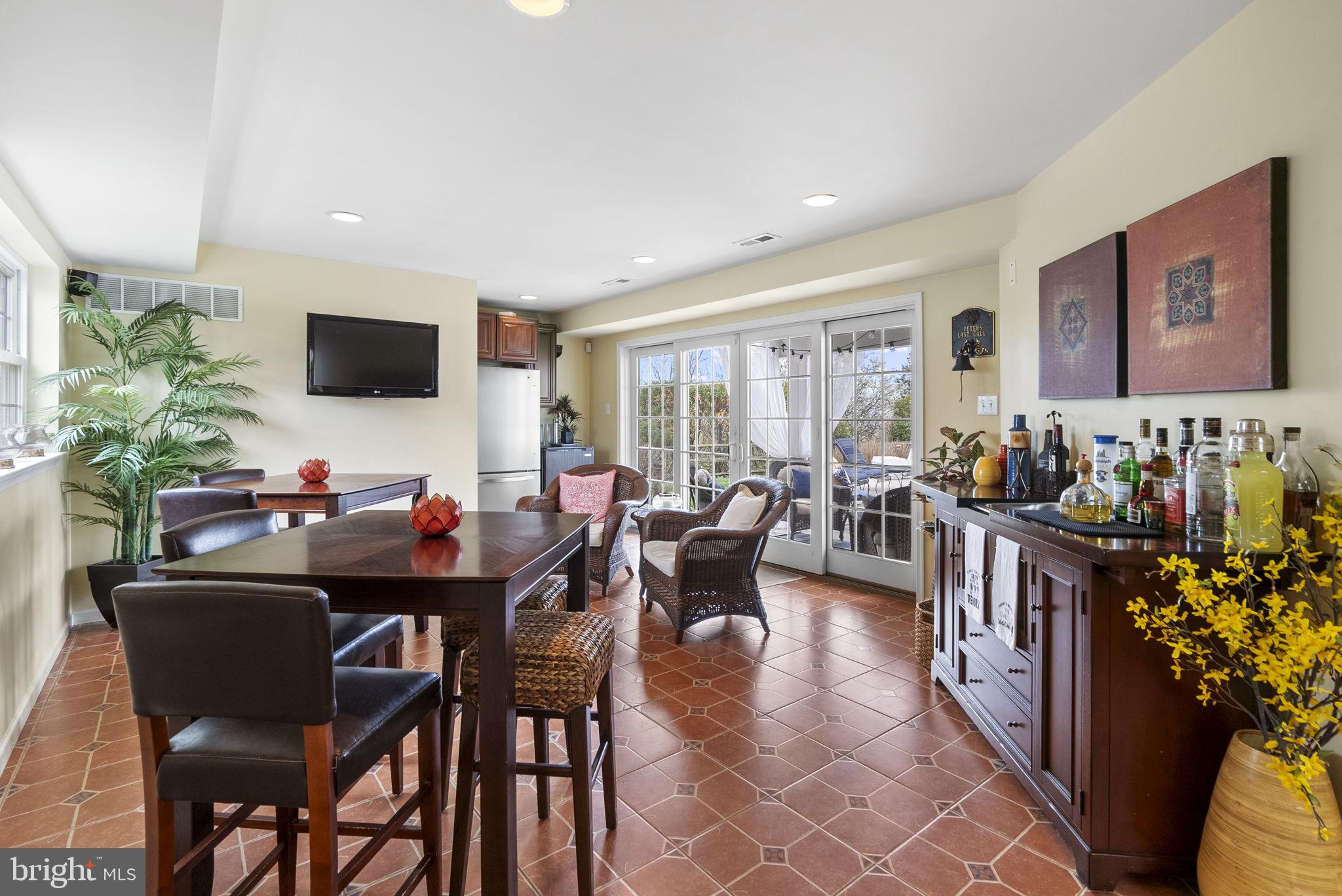 PROVIDENCE OAKS - Residential