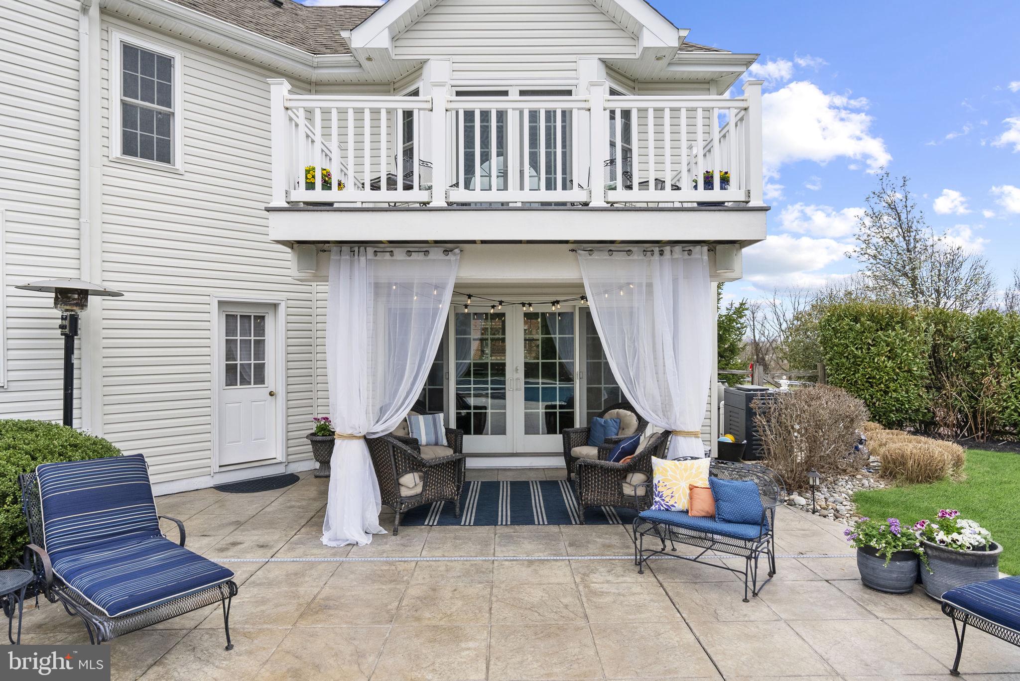 PROVIDENCE OAKS - Residential