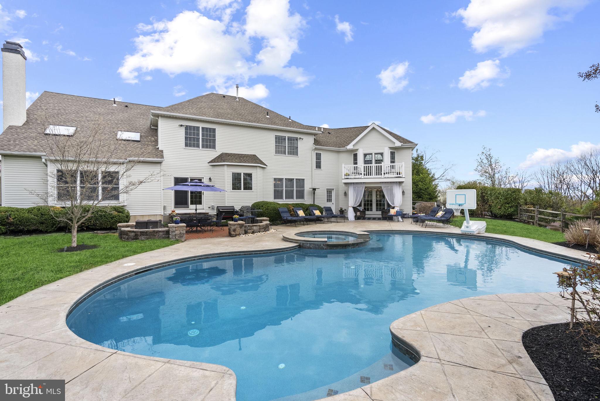 PROVIDENCE OAKS - Residential