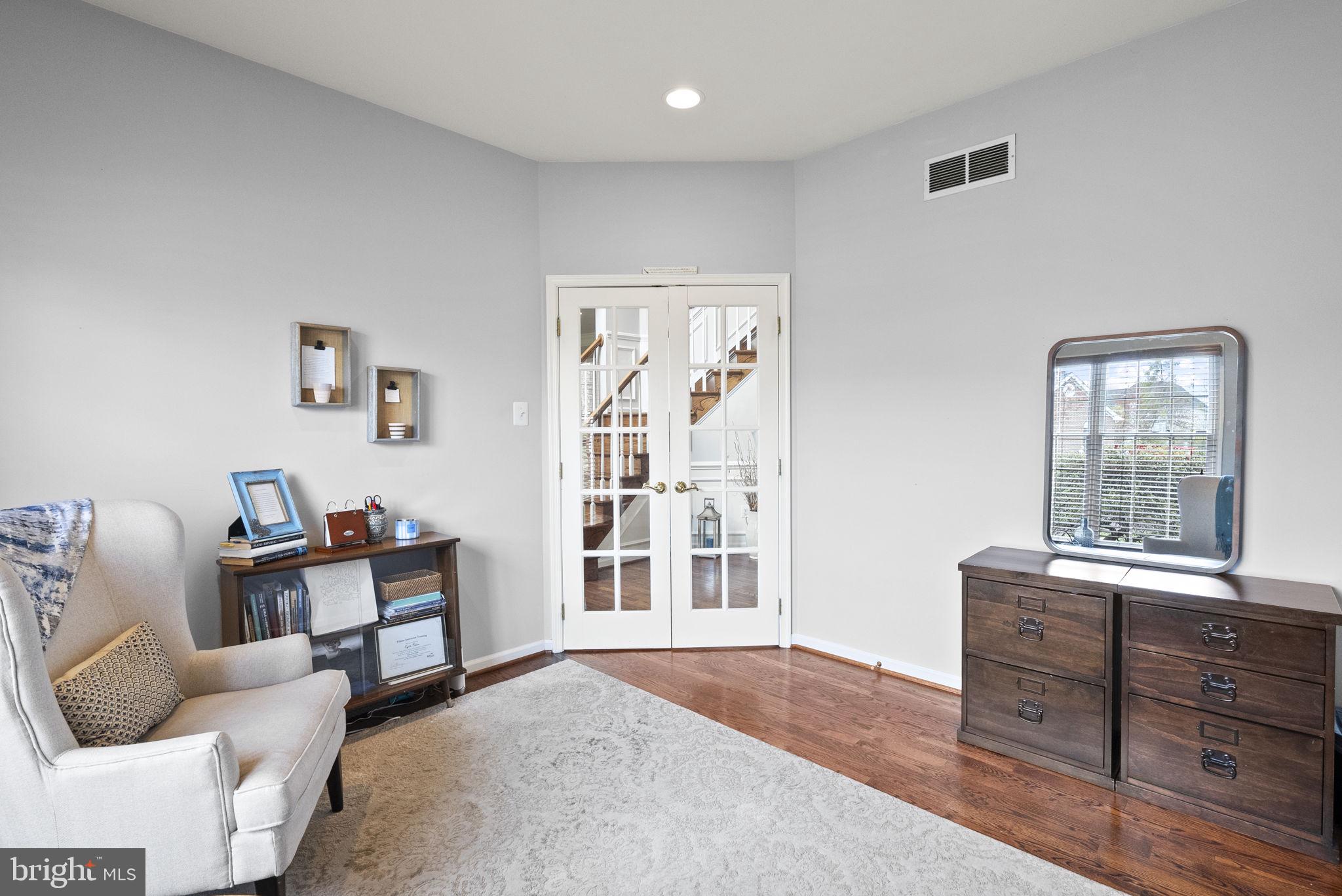 PROVIDENCE OAKS - Residential