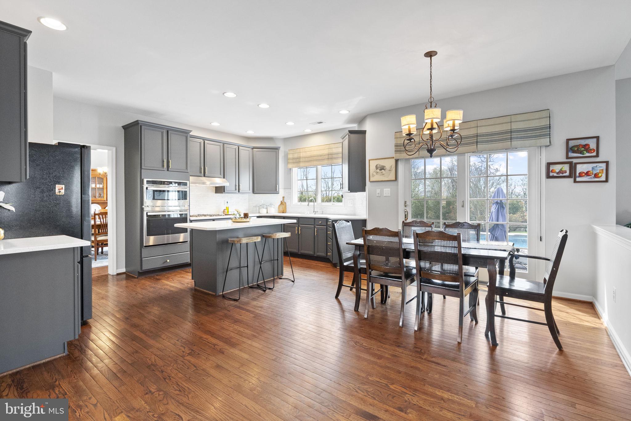 PROVIDENCE OAKS - Residential