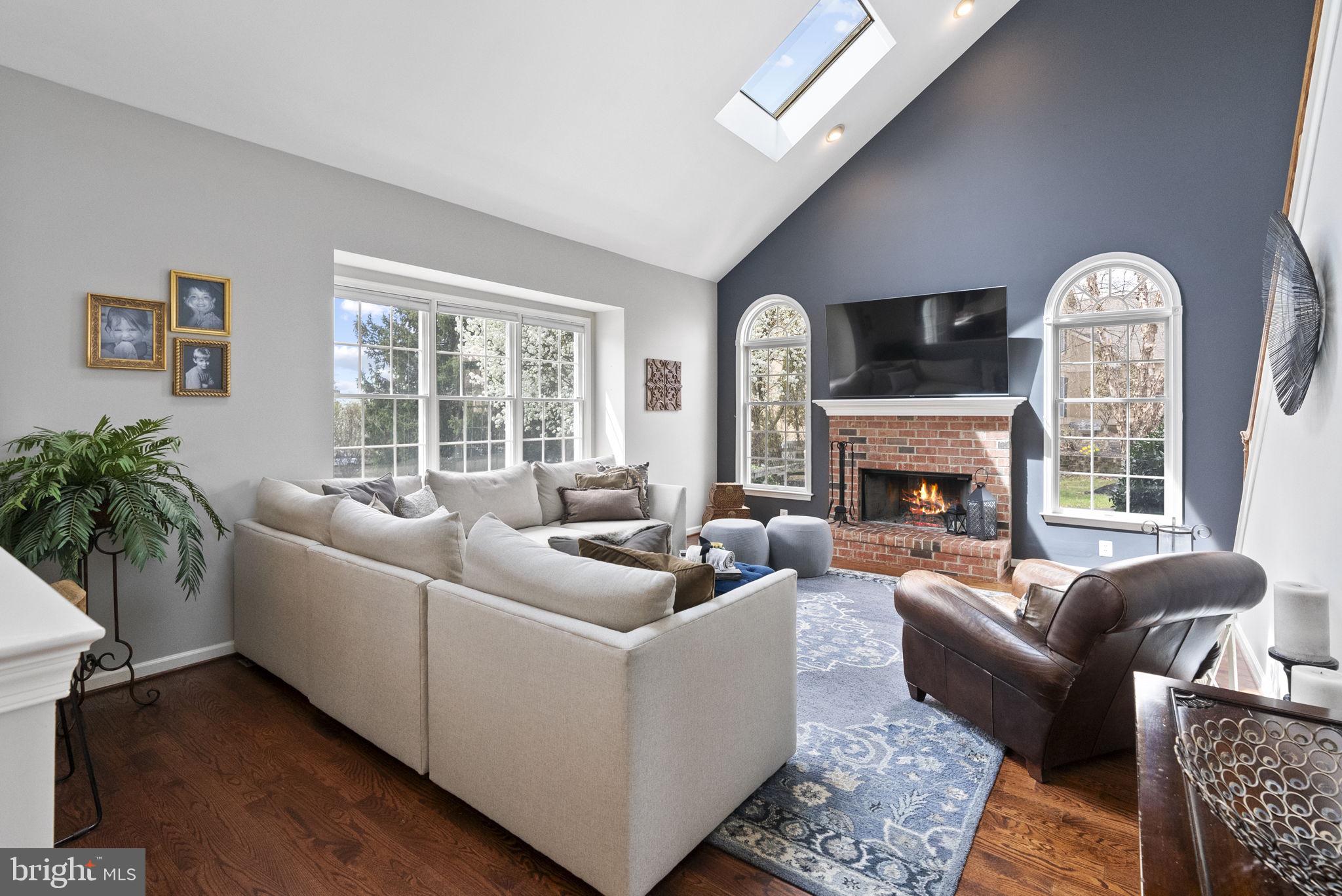 PROVIDENCE OAKS - Residential