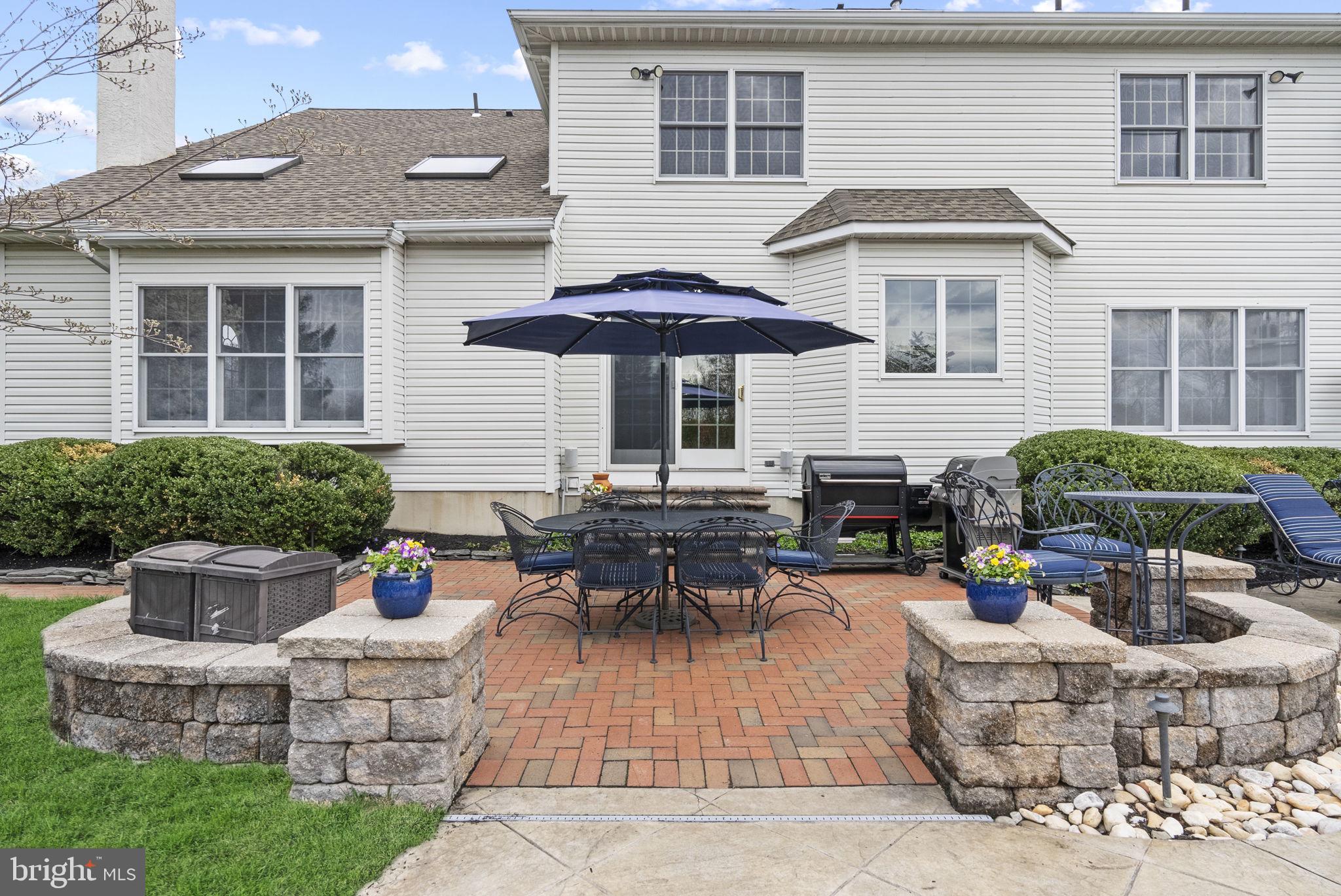 PROVIDENCE OAKS - Residential