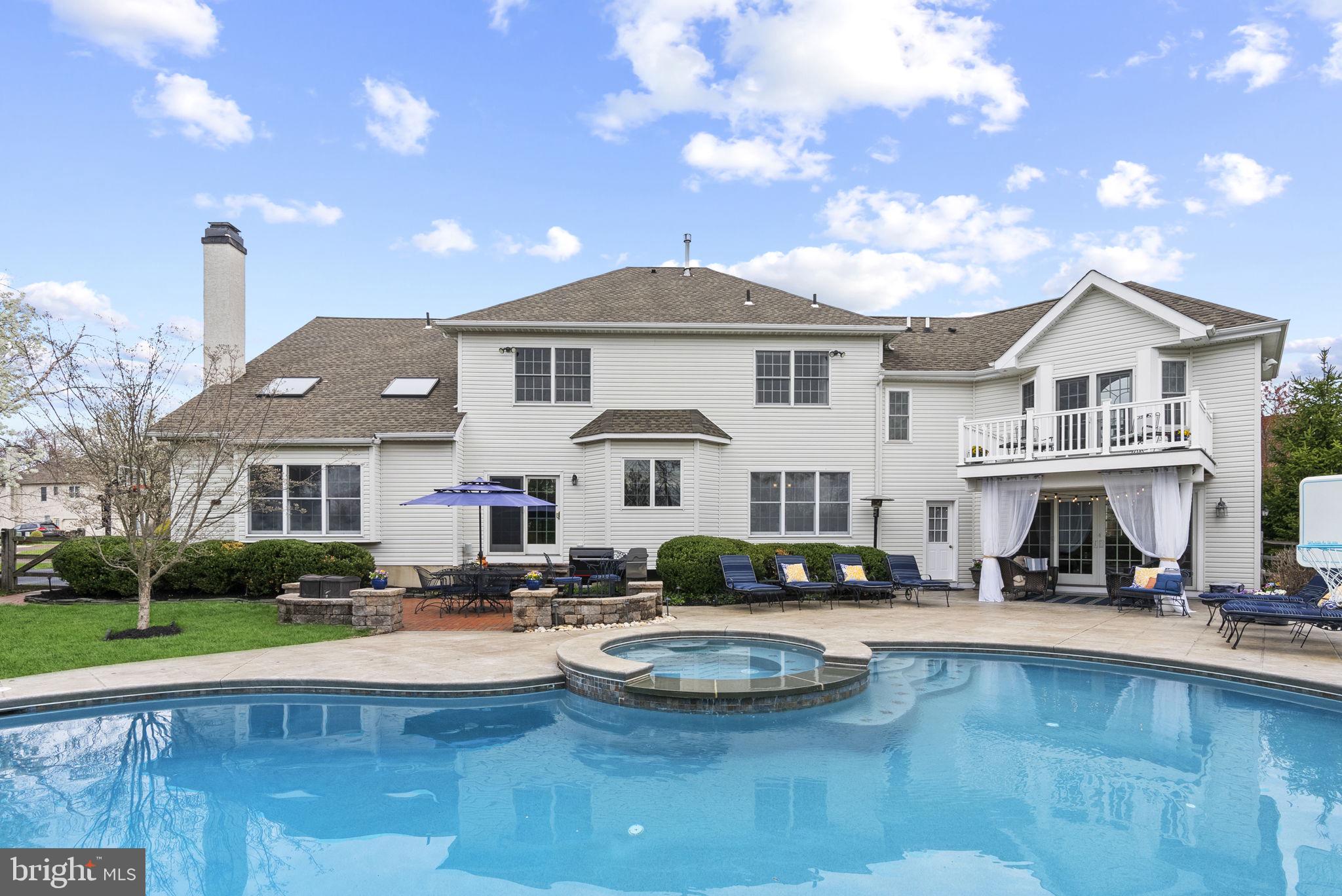 PROVIDENCE OAKS - Residential