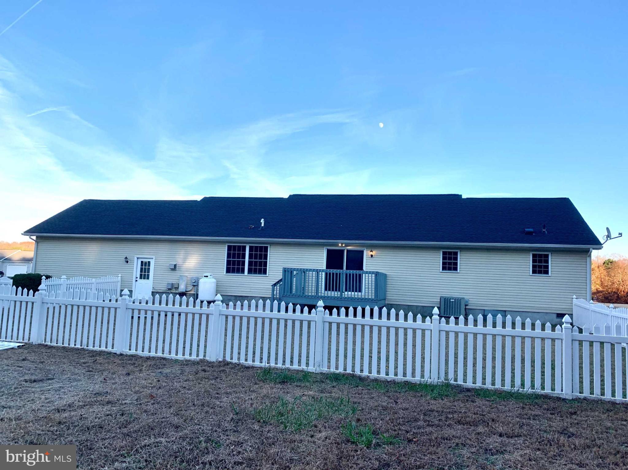 25900 COUNTRY MEADOWS DRIVE