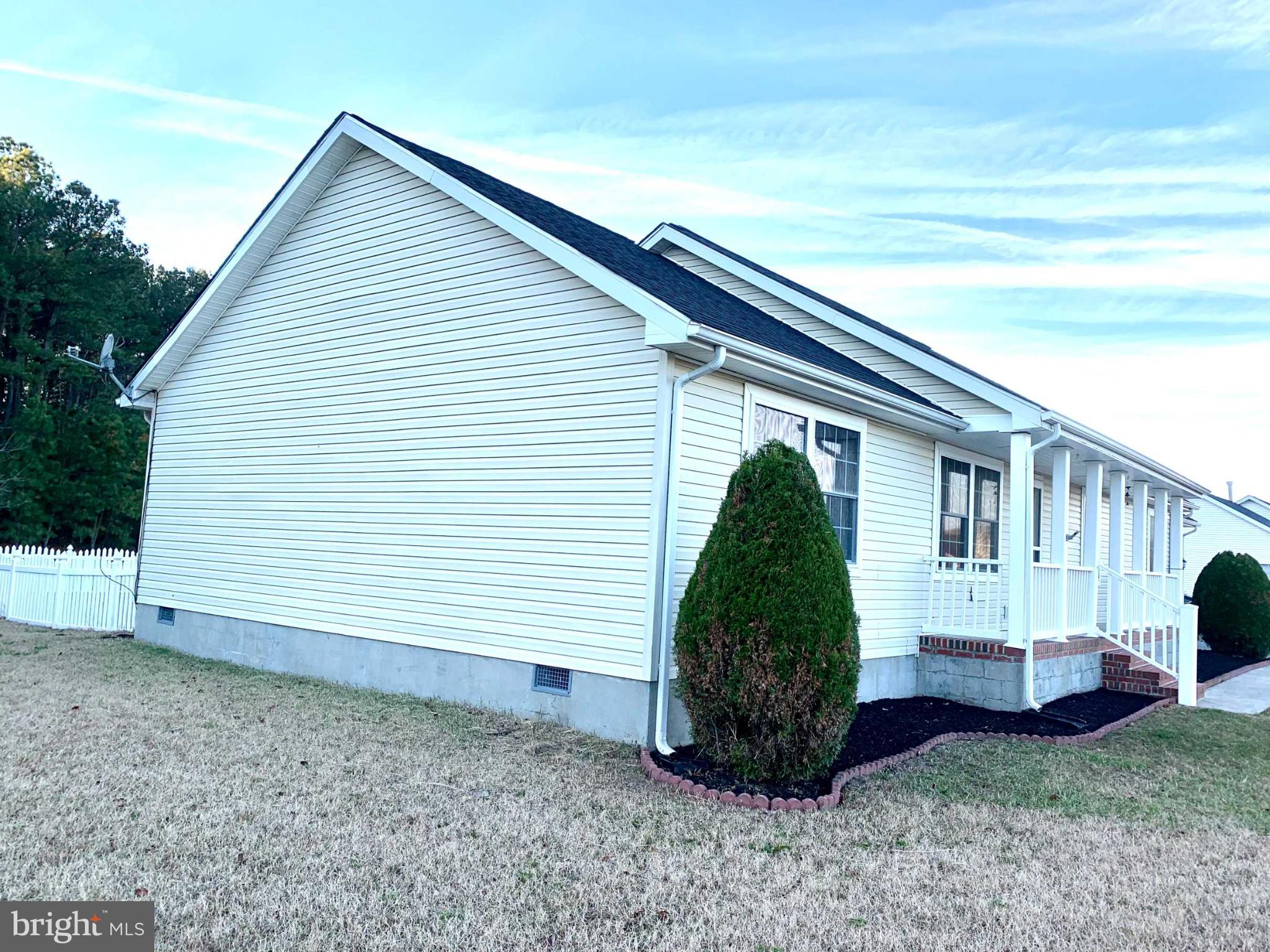 COUNTRY MEADOWS - Residential