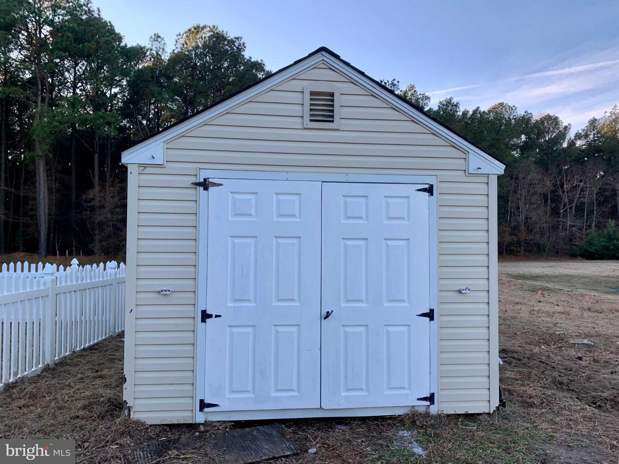 25900 COUNTRY MEADOWS DRIVE