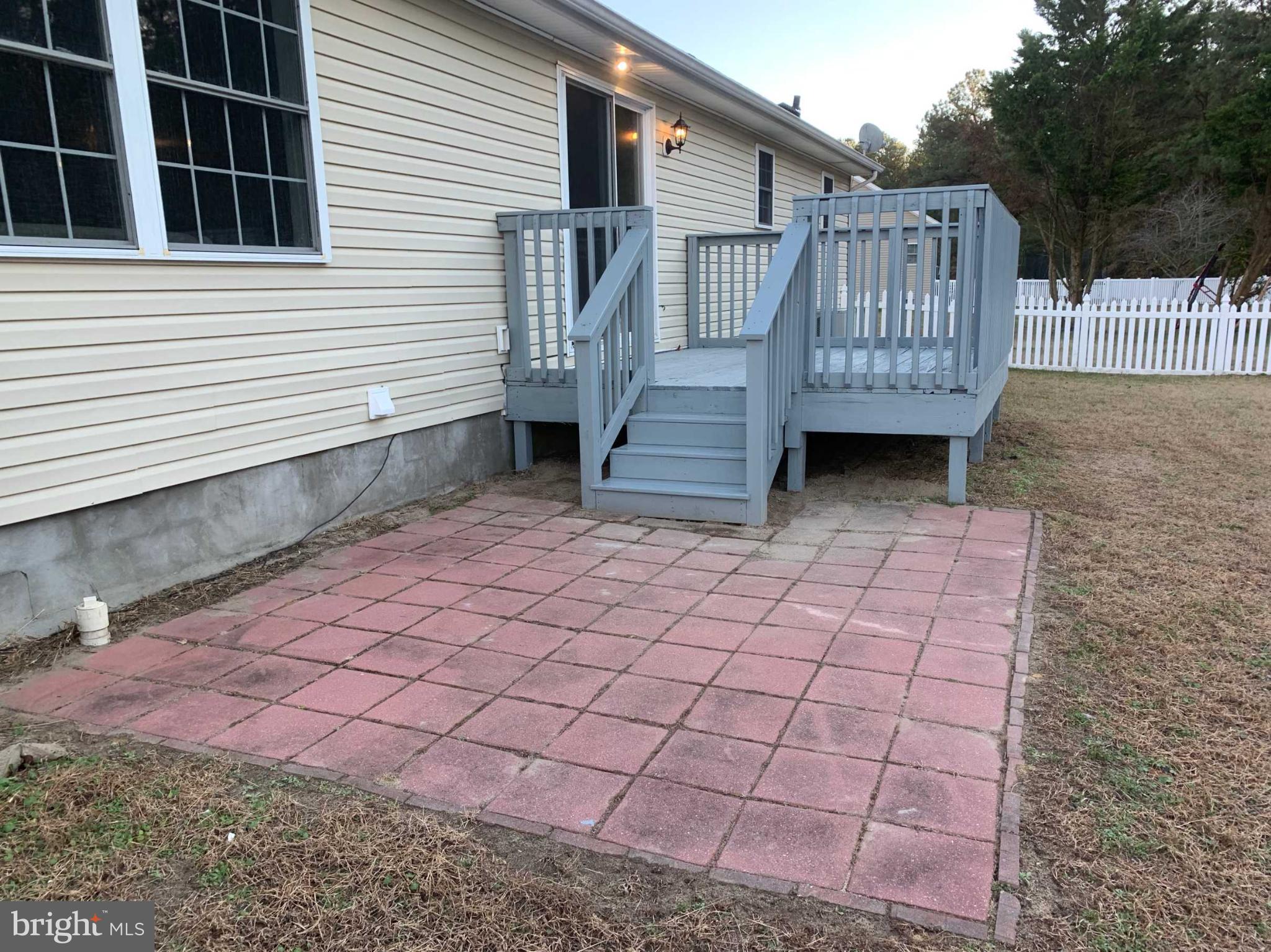 25900 COUNTRY MEADOWS DRIVE