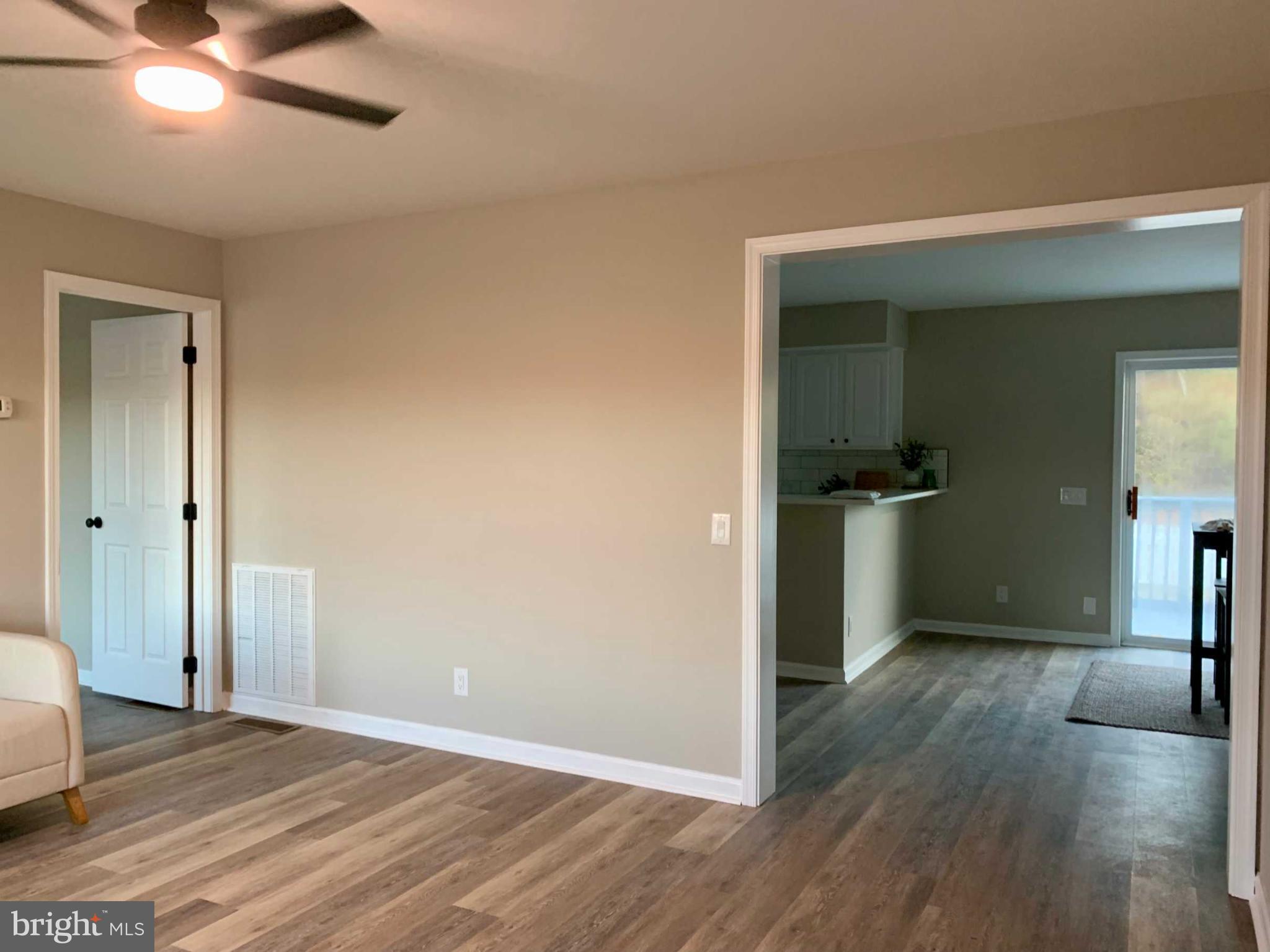 COUNTRY MEADOWS - Residential