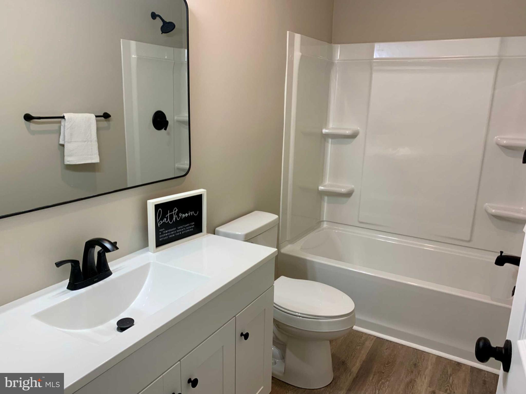 COUNTRY MEADOWS - Residential