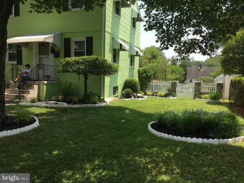 9823 Cahart Place, Silver Spring, MD MLS: MDMC2165310