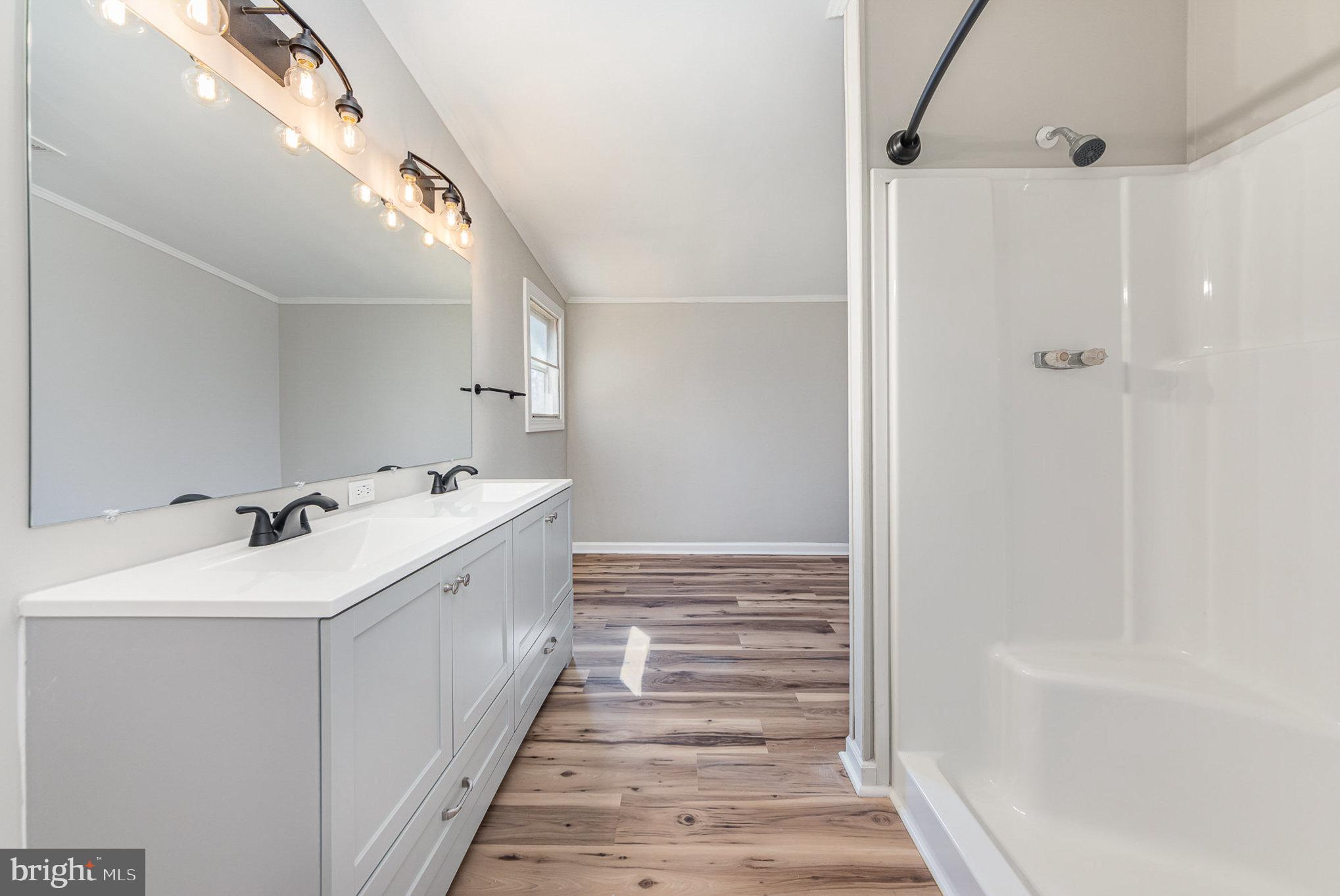 RIVER WOOD - Residential