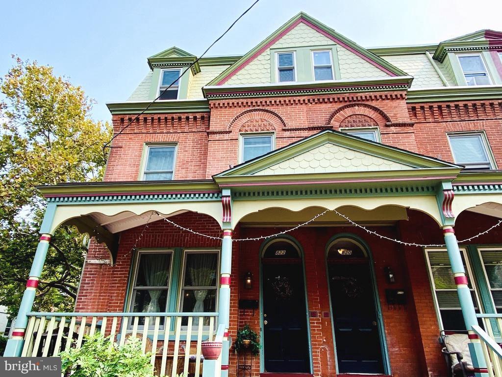 822 N VAN BUREN STREET