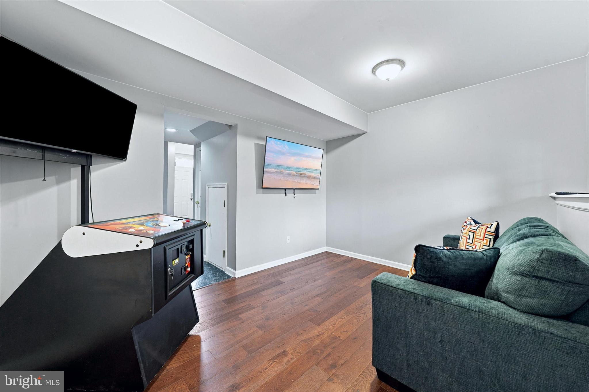 215 N BRIDLEWOOD DRIVE