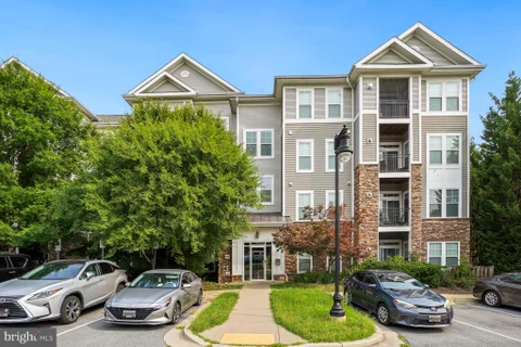 1321 Karen Boulevard Unit 207, Capitol Heights, MD 20743 - #: MDPG2208422