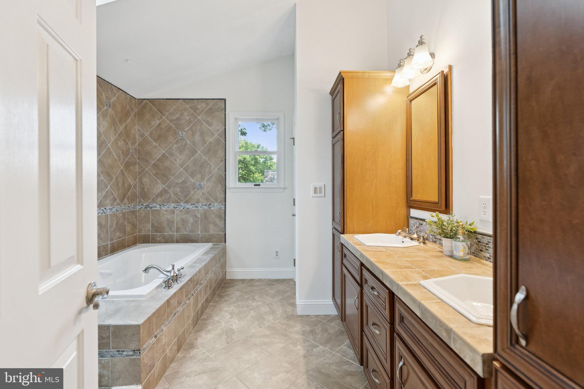 WEST END PARK - Residential