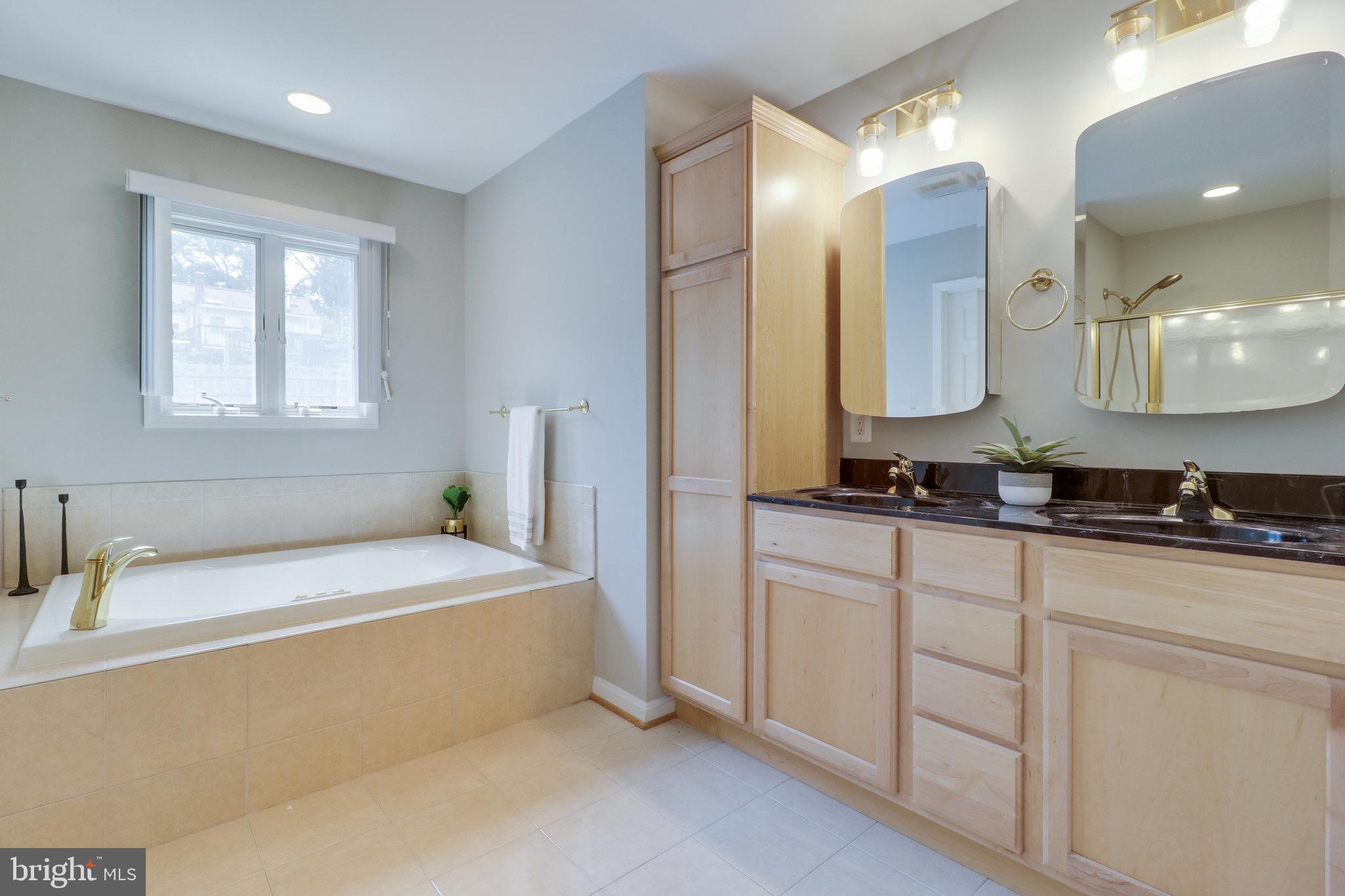 PIMMIT HILLS - Residential