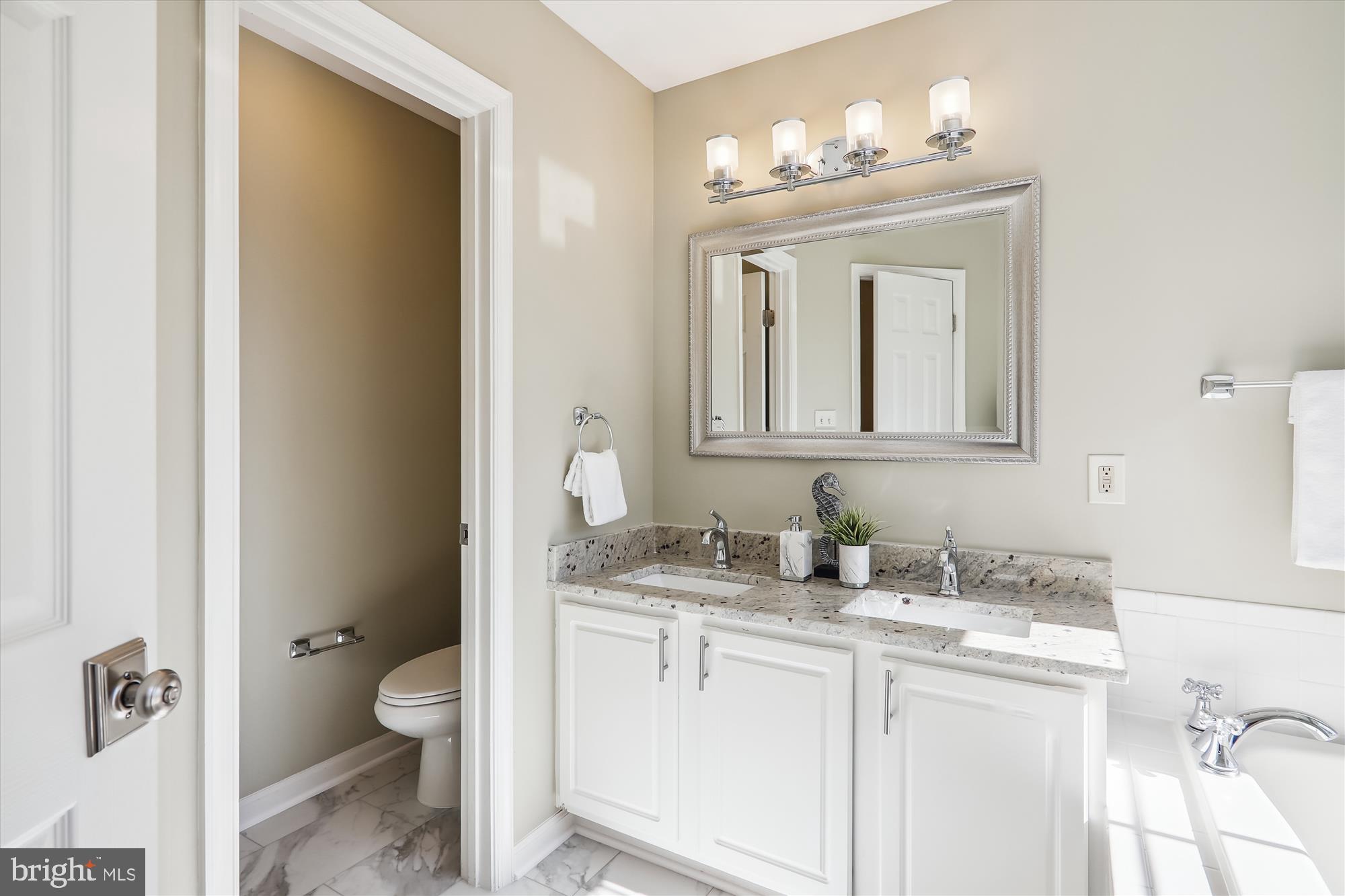 KING FARM WATKINS POND - Residential