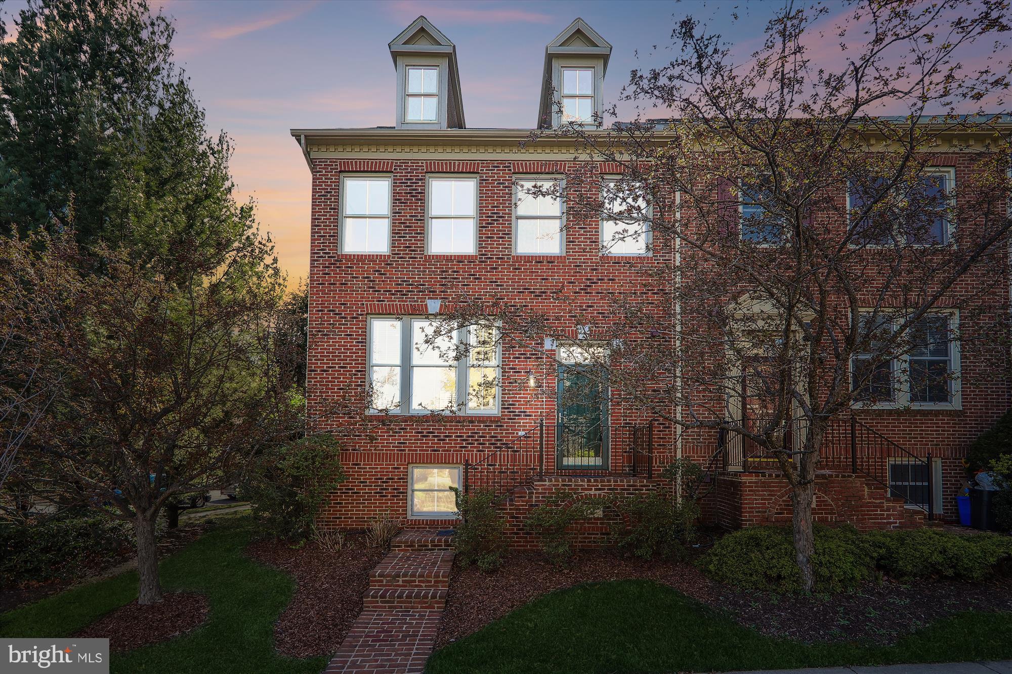 KING FARM WATKINS POND - Residential