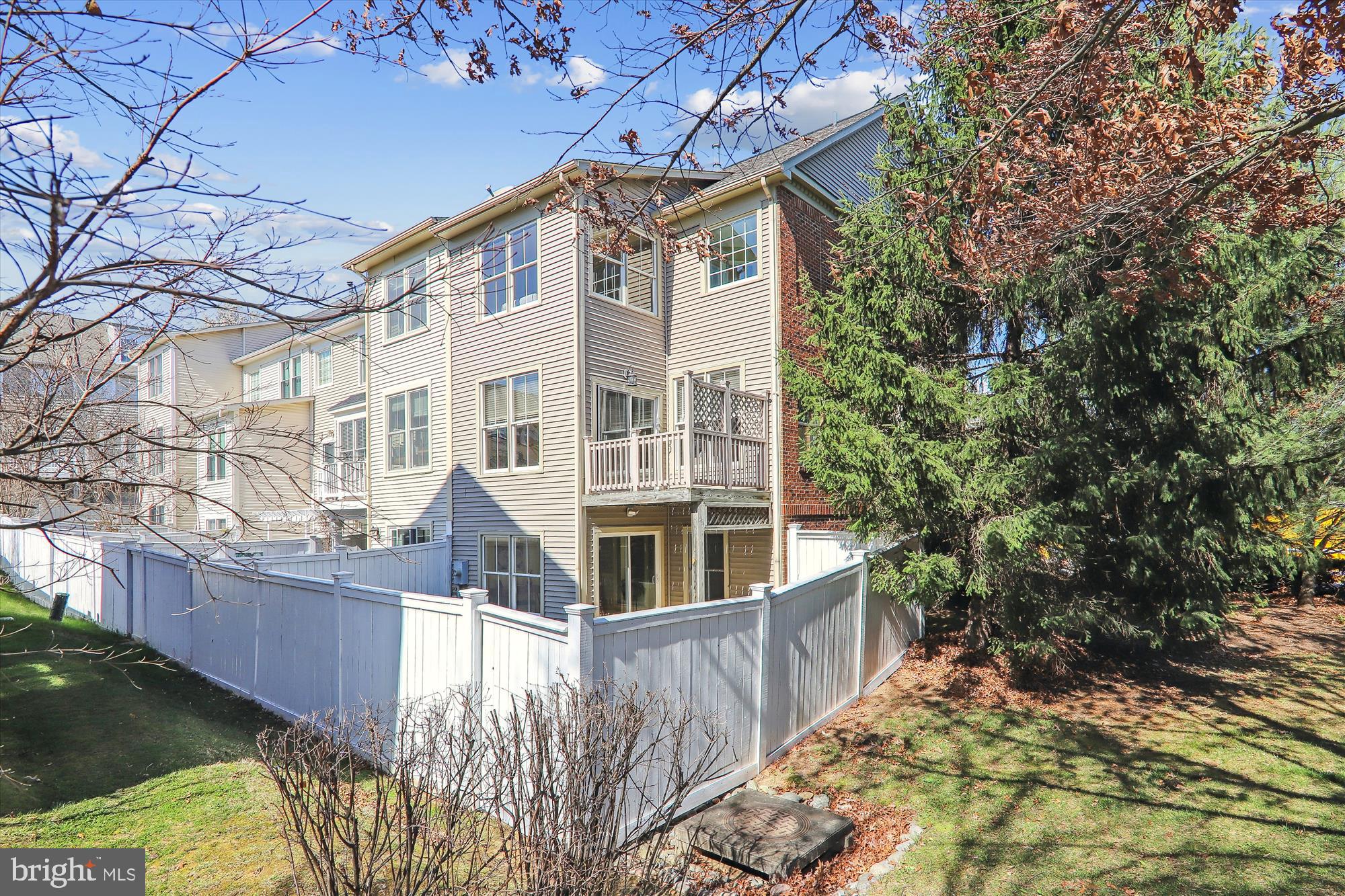 KING FARM WATKINS POND - Residential