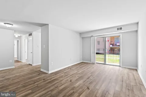 MLS: DCDC2256004