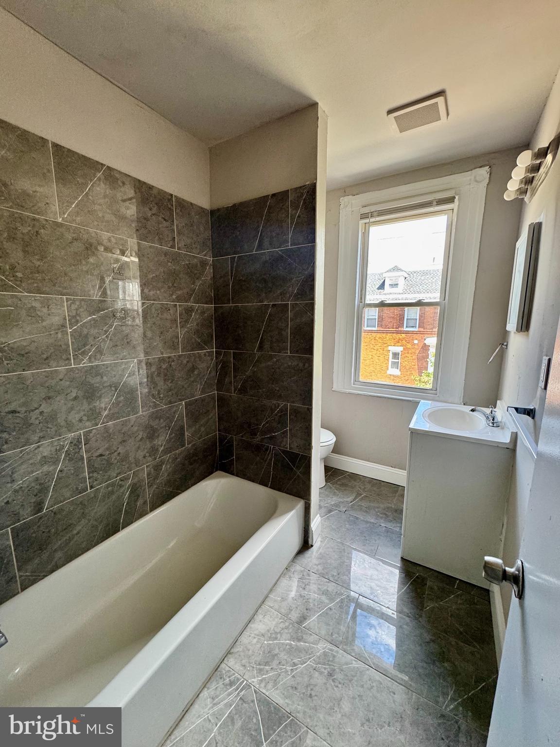 WALNUT HILL - Residential Lease