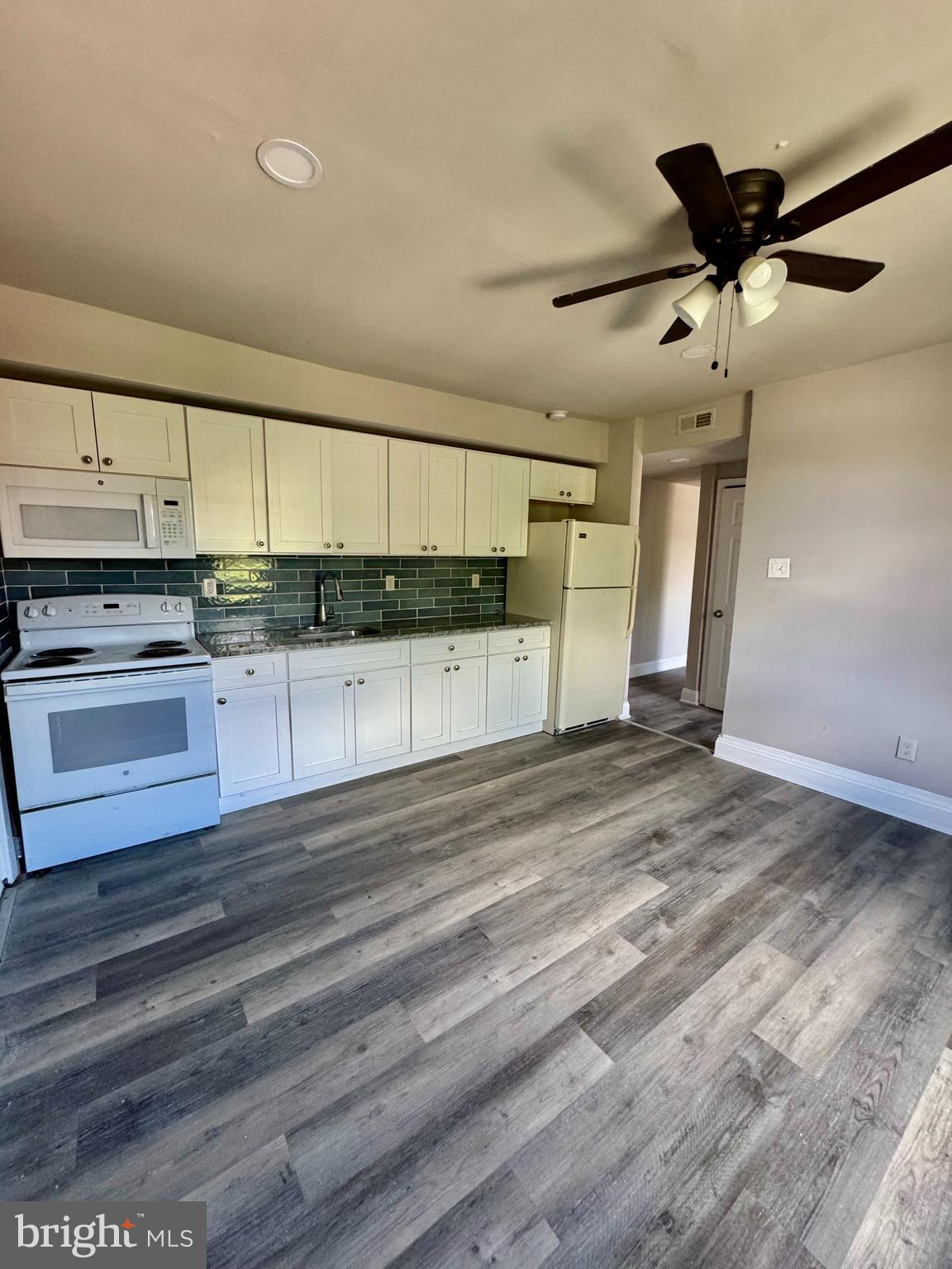 WALNUT HILL - Residential Lease