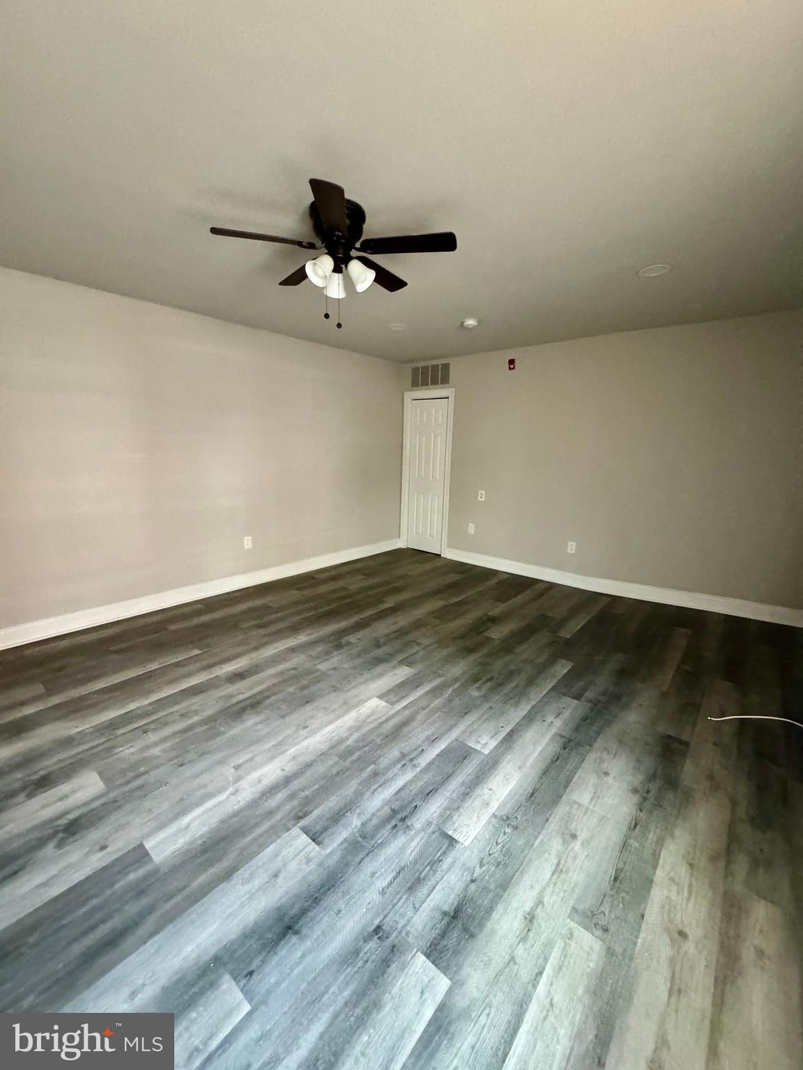 WALNUT HILL - Residential Lease