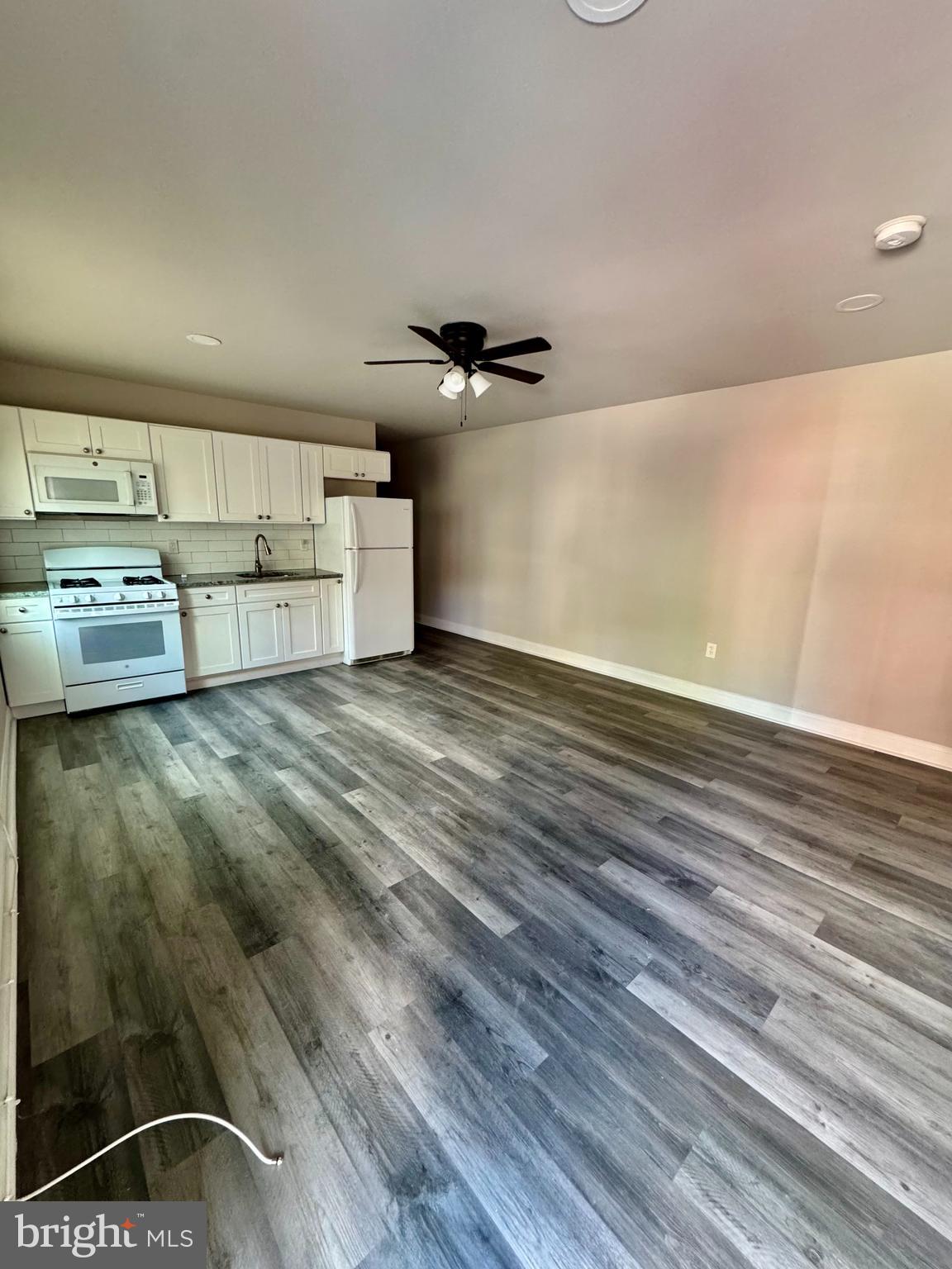 WALNUT HILL - Residential Lease