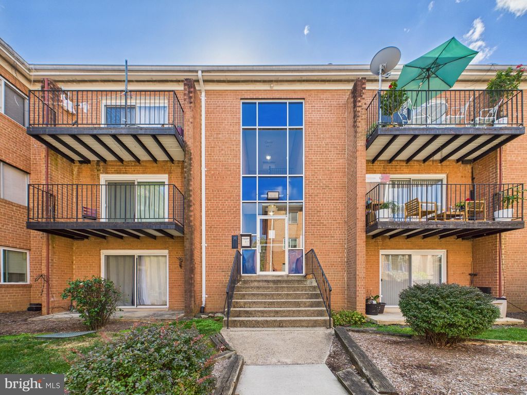 Photo of 3404 25th Street S #34, ARLINGTON, VA 22206 (MLS # VAAR2064482)