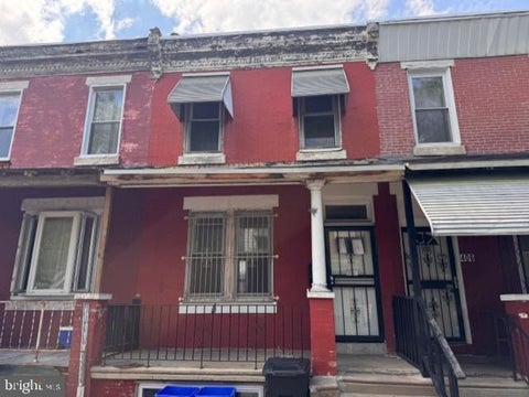 Townhouse For Sale - 404 N Wanamaker Street<br/> PHILADELPHIA, PA 19131