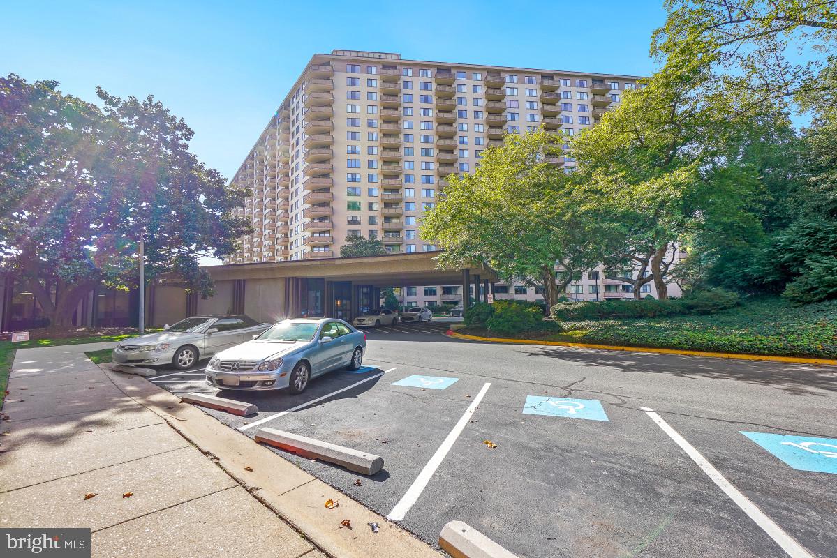 5225 POOKS HILL ROAD 426S