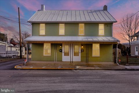 23-25 N FRONT STREET WOMELSDORF PA 19567