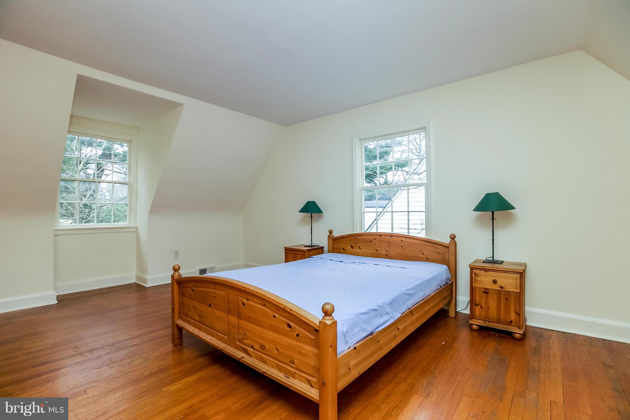 ROLAND PARK - Residential