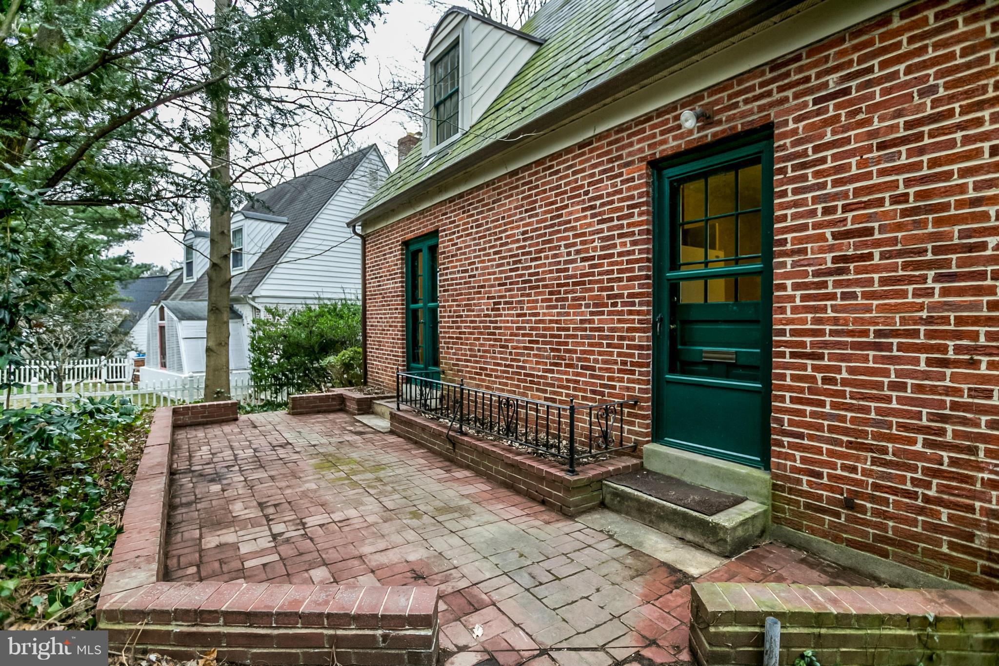 ROLAND PARK - Residential