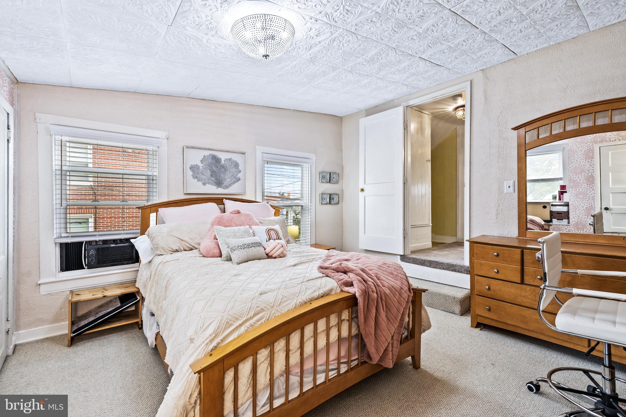 HAMPSTEAD - Residential