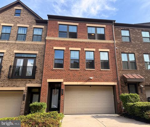 Photo of 9257 Wood Violet Court, FAIRFAX, VA 22031 (MLS # VAFX2311144)