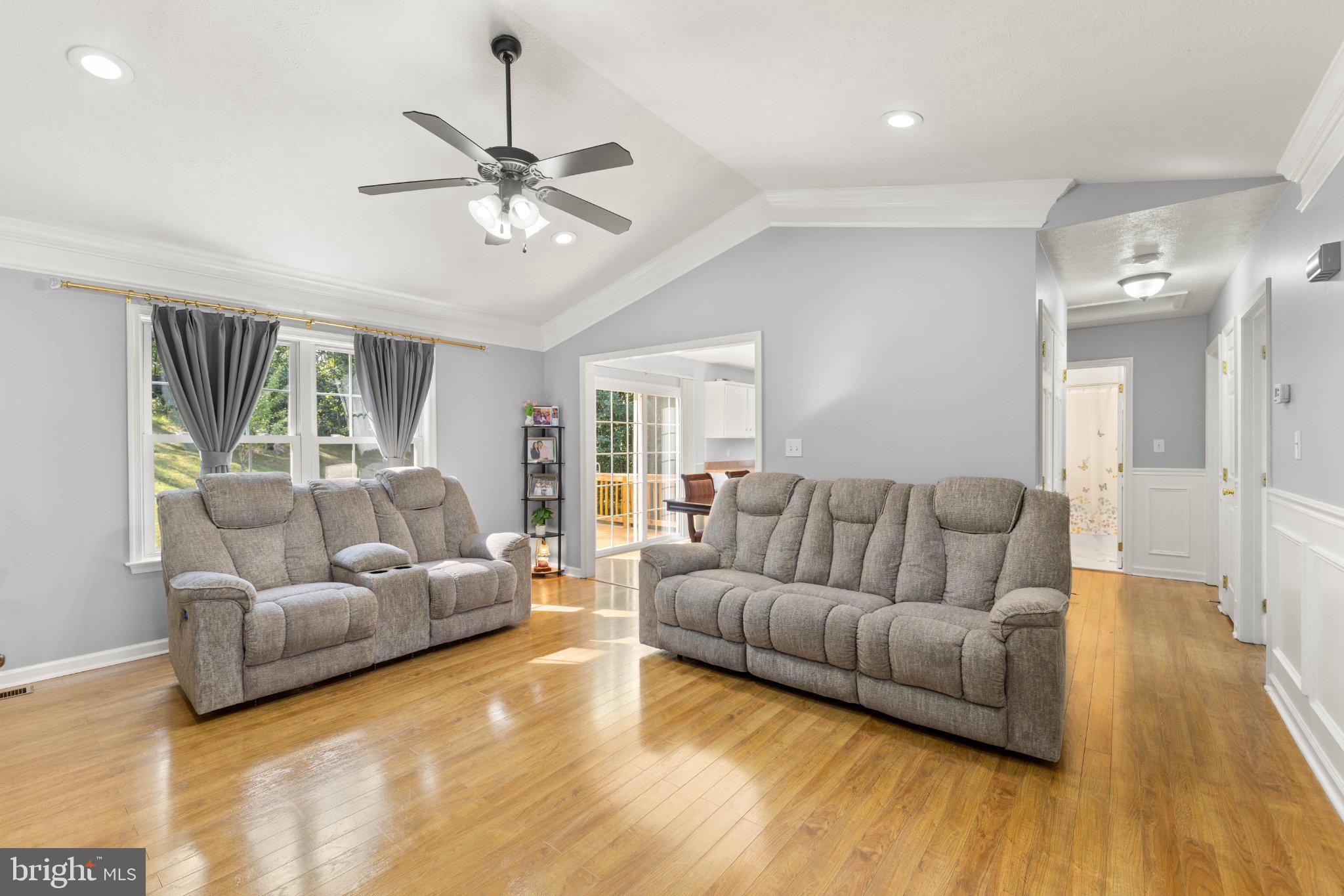 605 CEDAR COURT