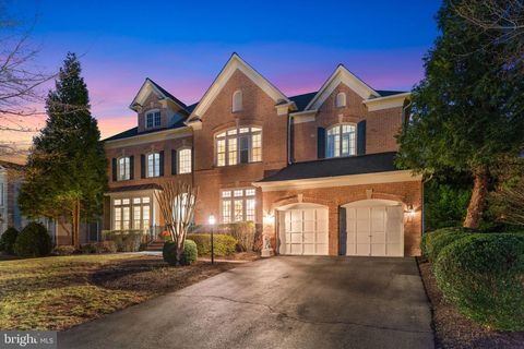 Photo of 8441 Link Hills Loop, GAINESVILLE, VA 20155 (MLS # VAPW2122804)