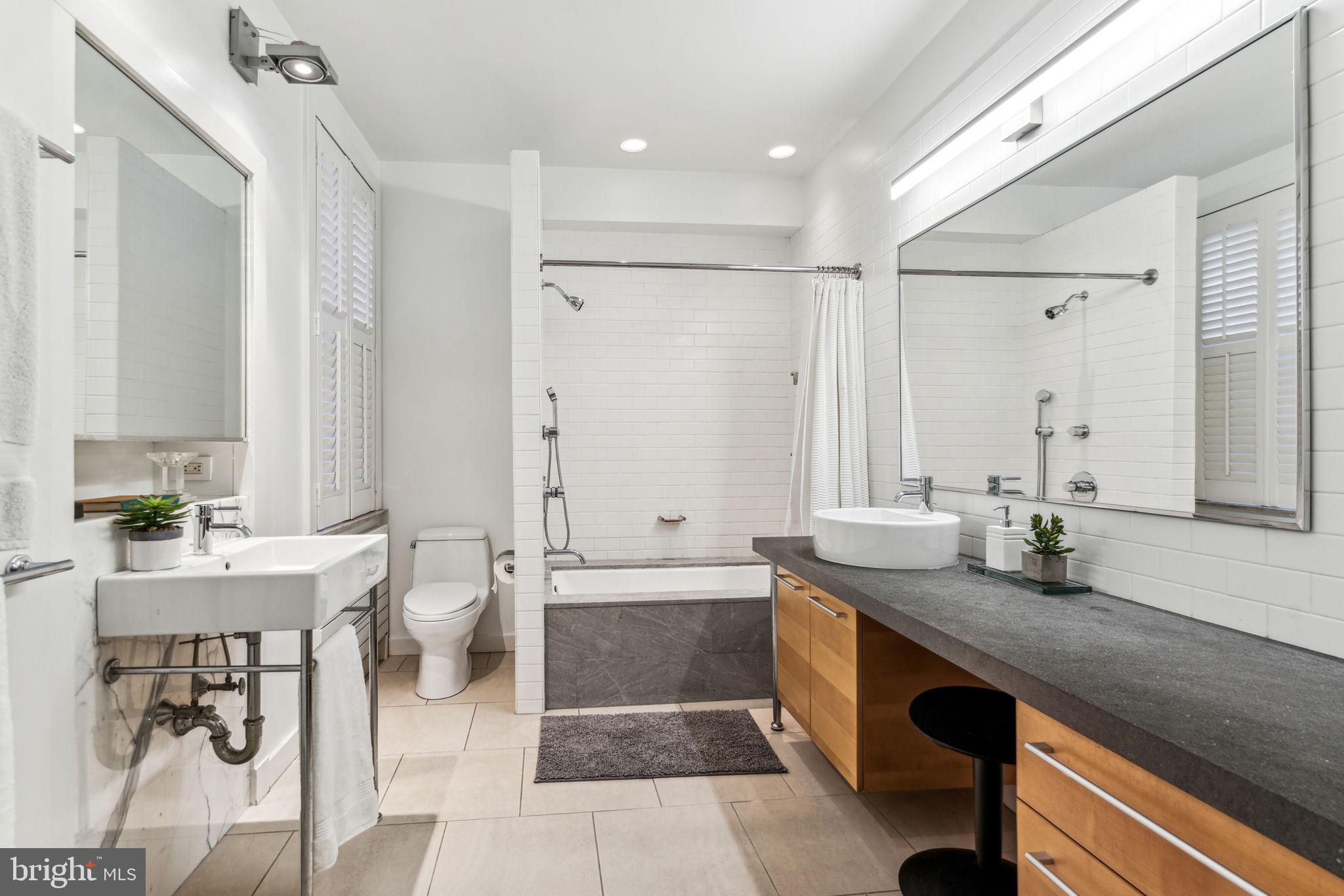 AVENUE OF THE ARTS - Residential