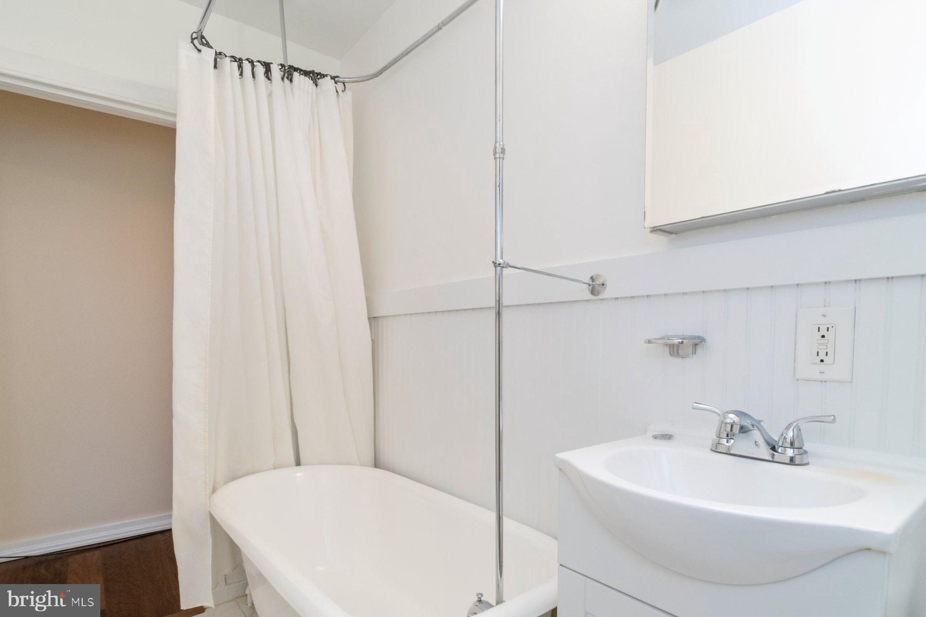 HAMPDEN HISTORIC DISTRICT - Residential Lease