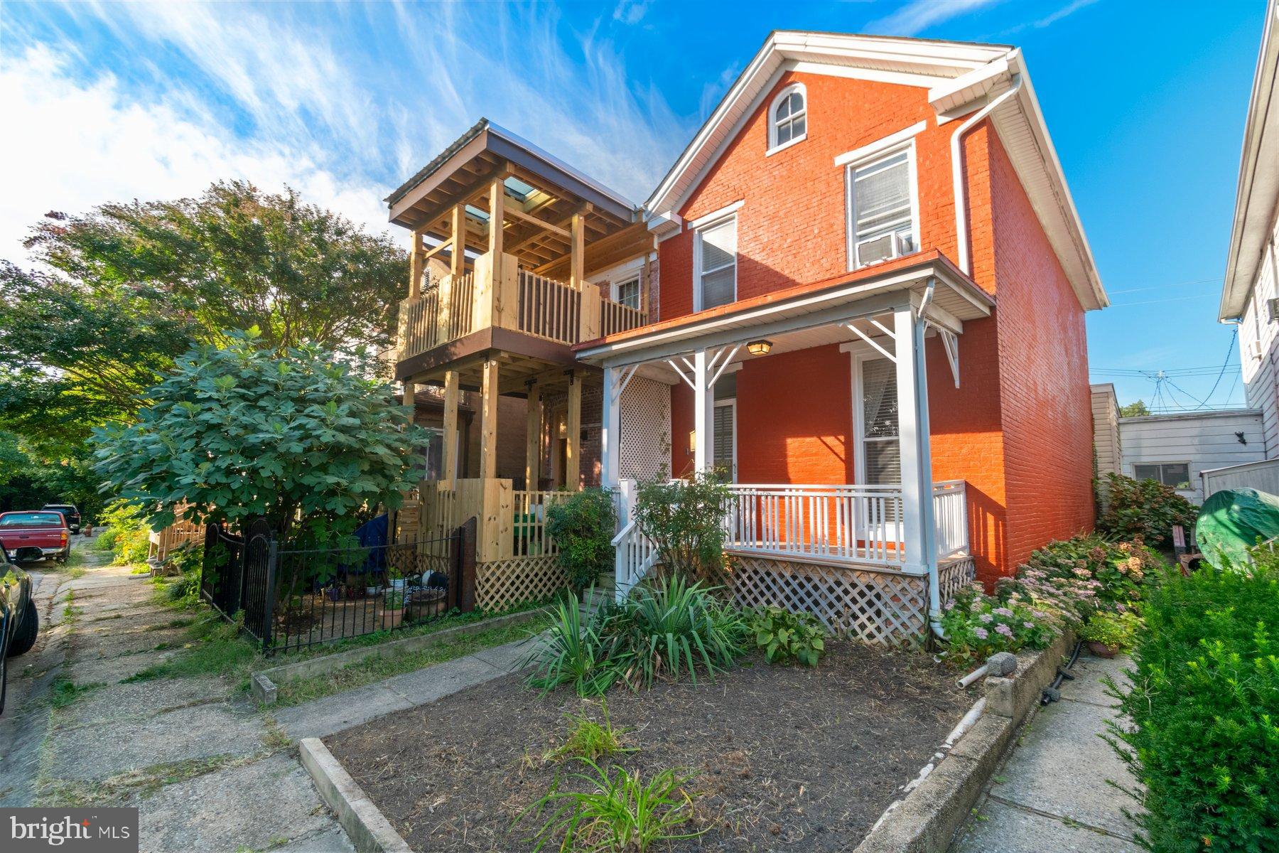 HAMPDEN HISTORIC DISTRICT - Residential Lease